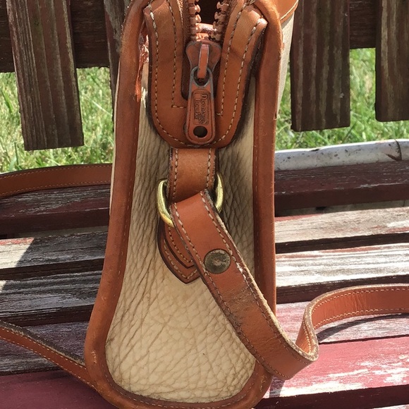 FLASH SALE 👜 Vintage Dooney & Burke leather crossbody - Picture 13 of 16